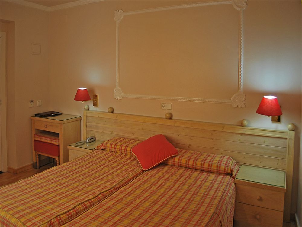 סיטגס Hotel Celimar מראה חיצוני תמונה