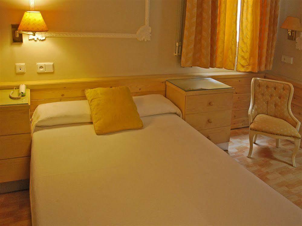 סיטגס Hotel Celimar מראה חיצוני תמונה