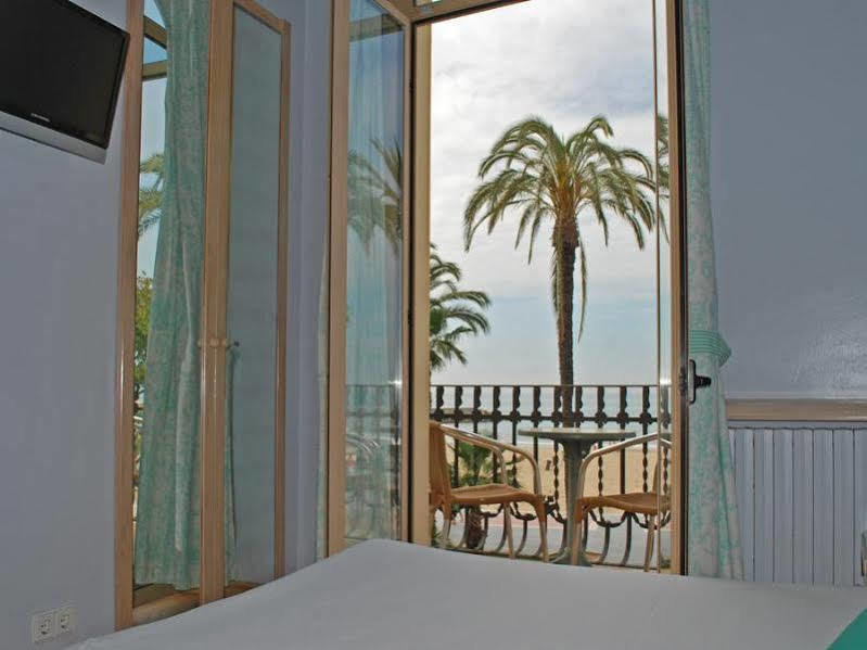 סיטגס Hotel Celimar מראה חיצוני תמונה
