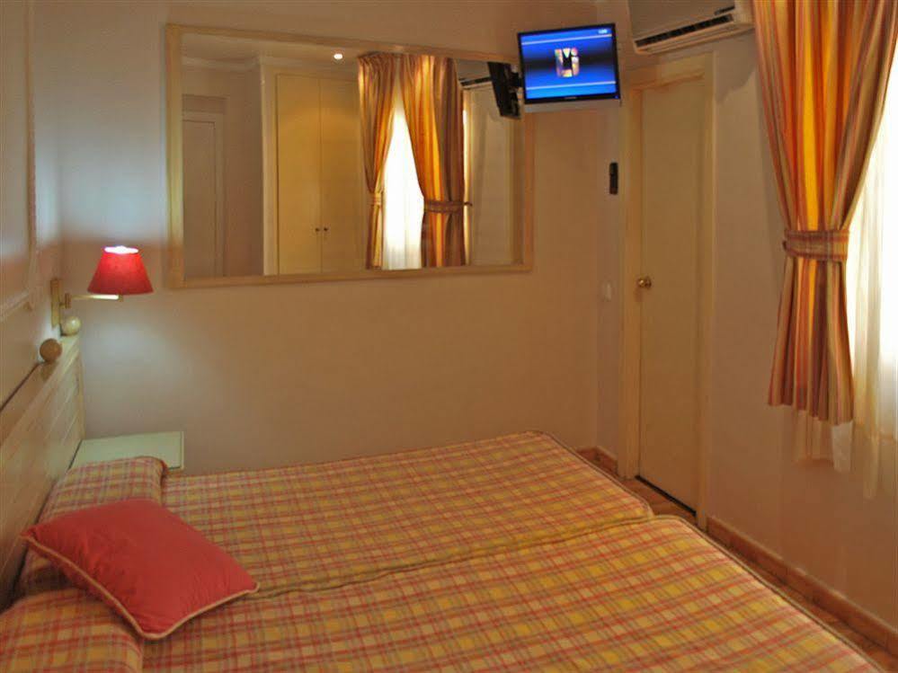 סיטגס Hotel Celimar מראה חיצוני תמונה