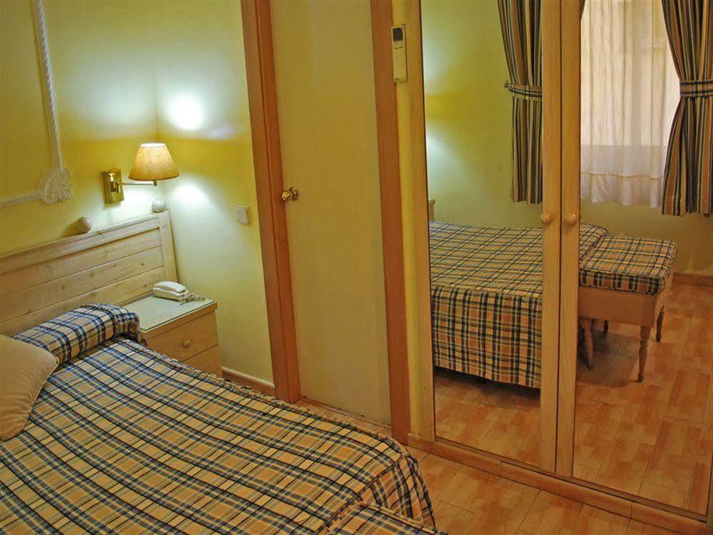 סיטגס Hotel Celimar מראה חיצוני תמונה